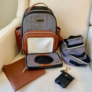 Itzy Ritzy Mini Plus diaper bag (Coffee & Cream color) and accessories